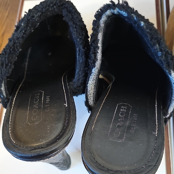 Vintage Coach Women's Black and Tan Shearling Mules - Make Offer - Picture 7 of 17